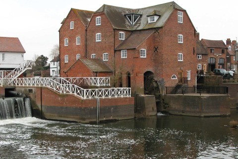 undershot-waterwheel-mill-at-teweksbury.jpg