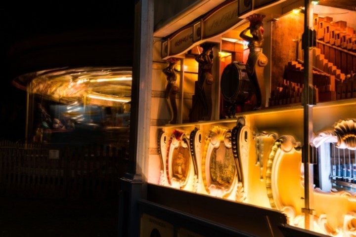 Bioscope fairground organ with Gallopers in the background