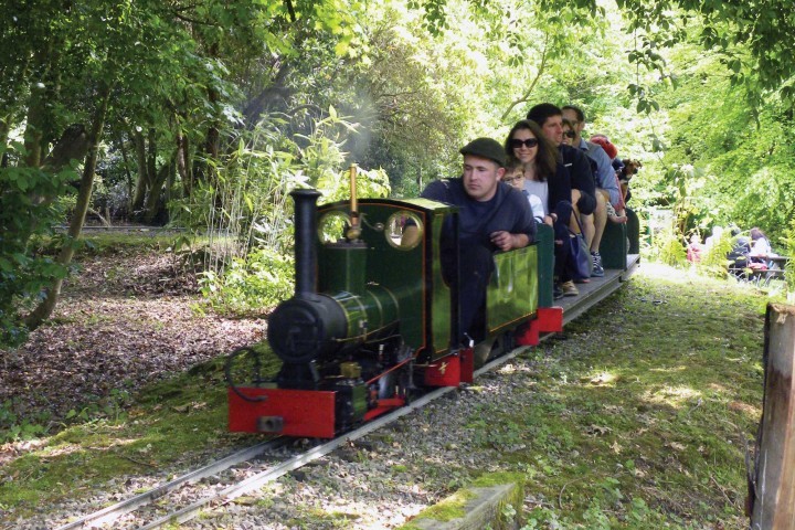 garden-railway-pauline.jpg