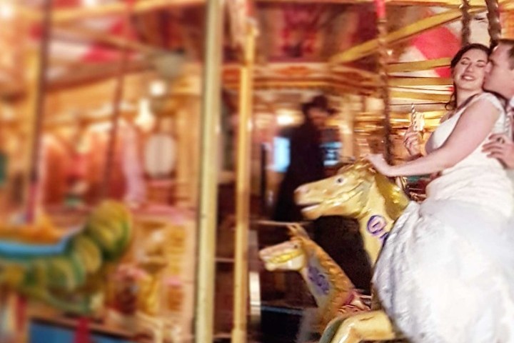 wedding-gallopers-in-motion_crop.jpg