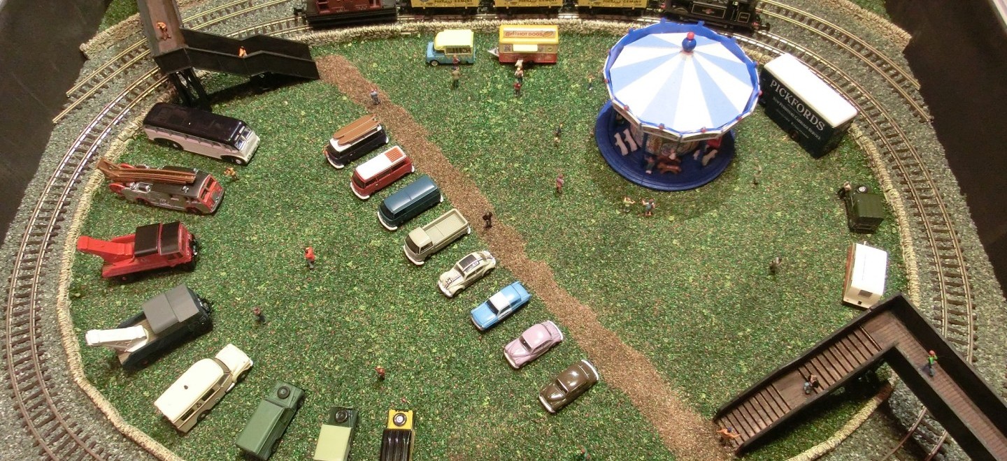 N gauge hot sale fairground models