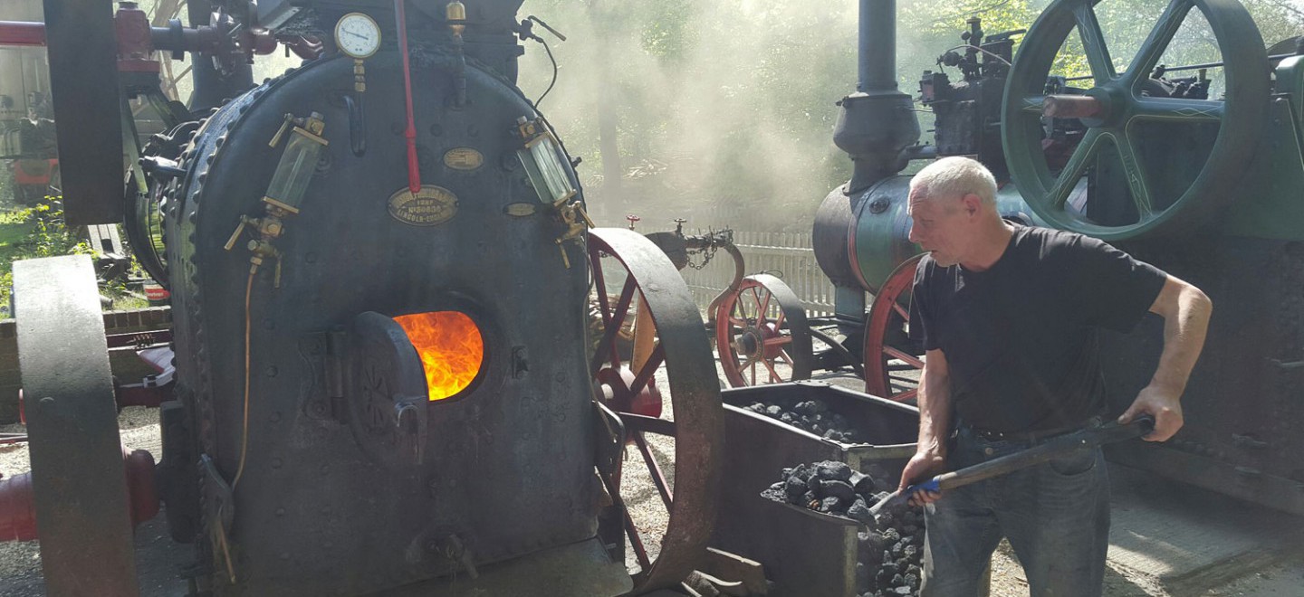 Hollycombe-volunteer-David-Shrub-helping-create-steam-at-Hollycombes-Steam-in-Miniature-Weekend.jpg